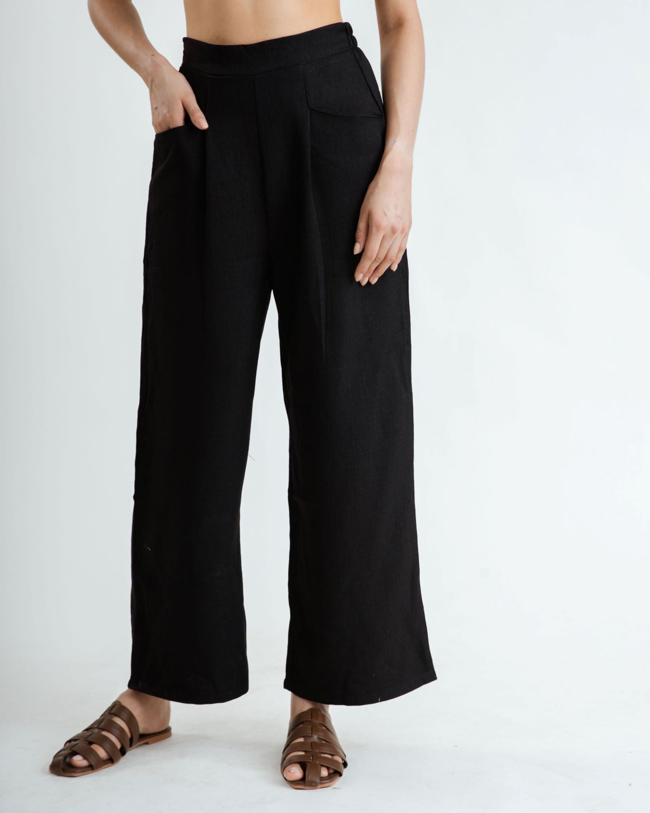 Elastic Waist Pleated Straight Cut Trousers (Black)