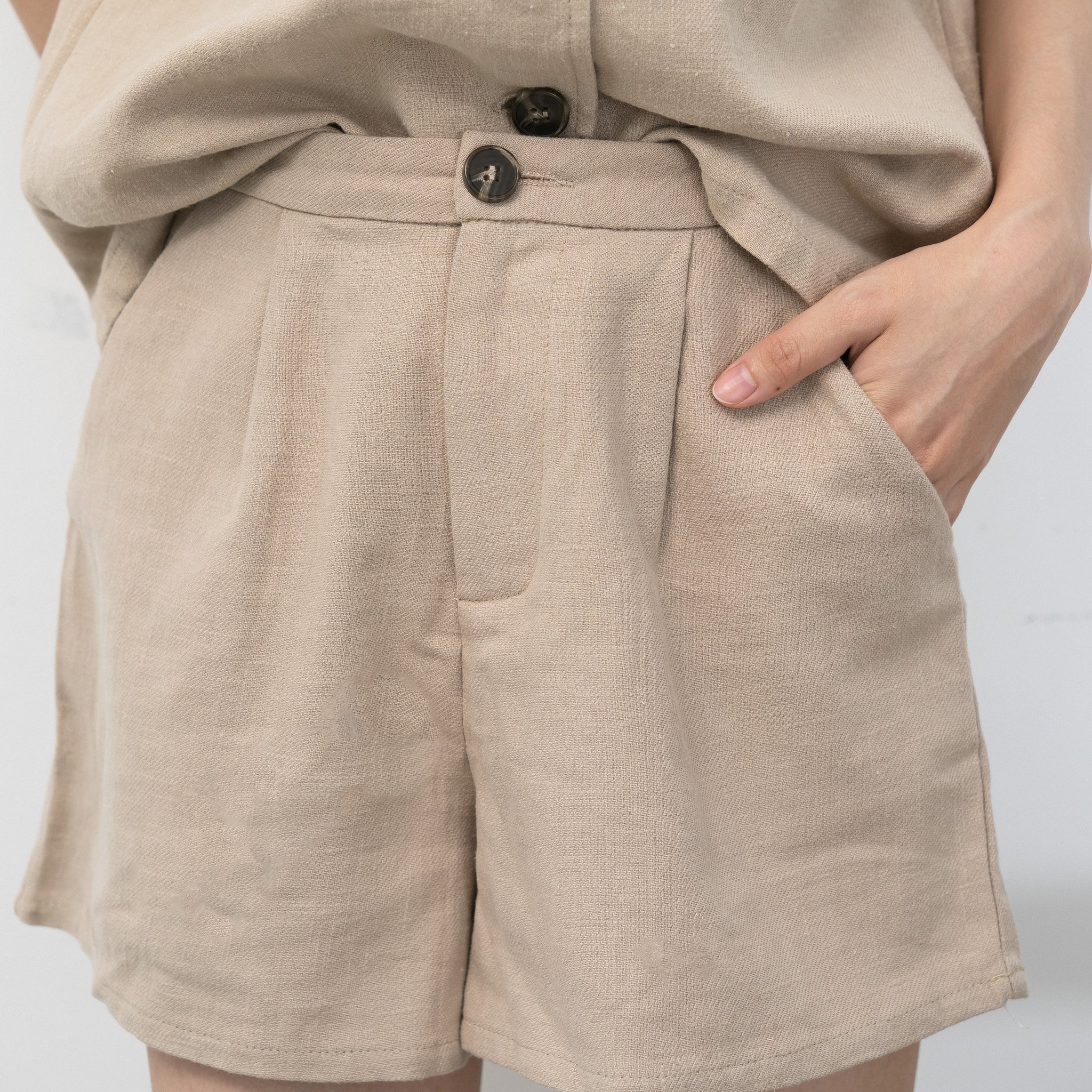 Lara Linen A Line Shorts (Khaki)