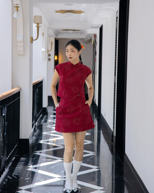 Floral Rouge Mandarin Collar Sleeveless Top (Red)