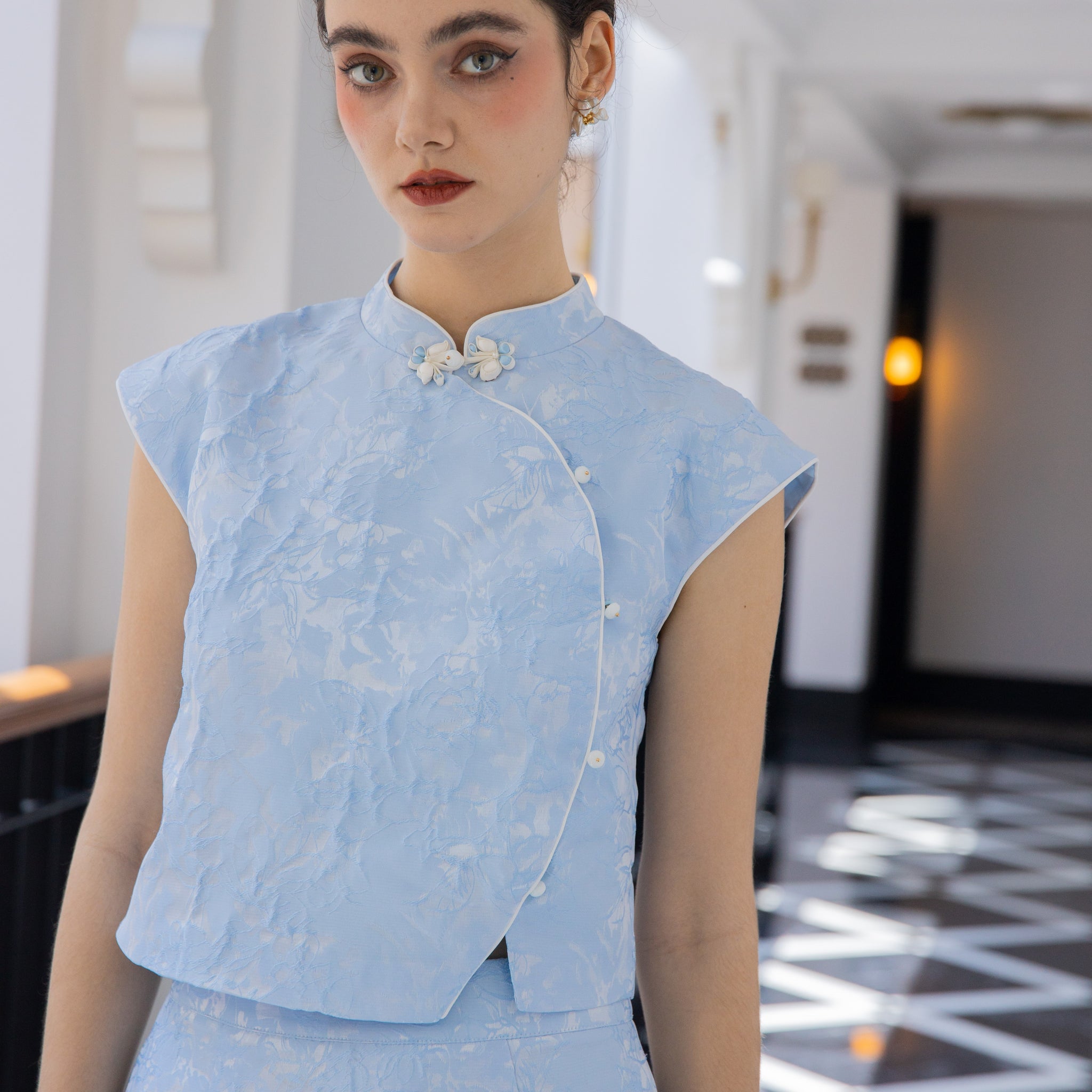 Spring Aura Embroidery Jade Button Cheongsam Top (Blue)