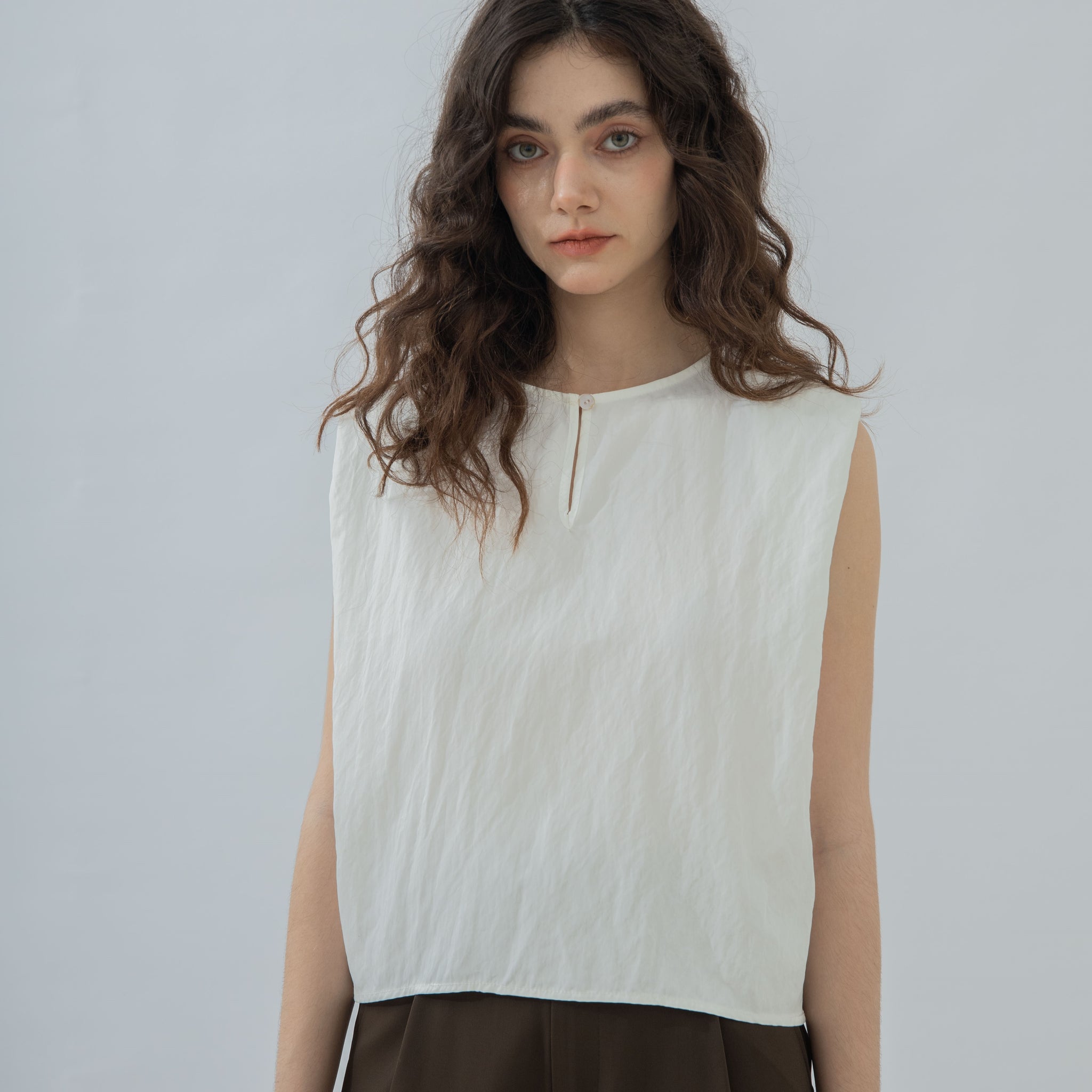 Two Way Sleeveless Shirt (White)