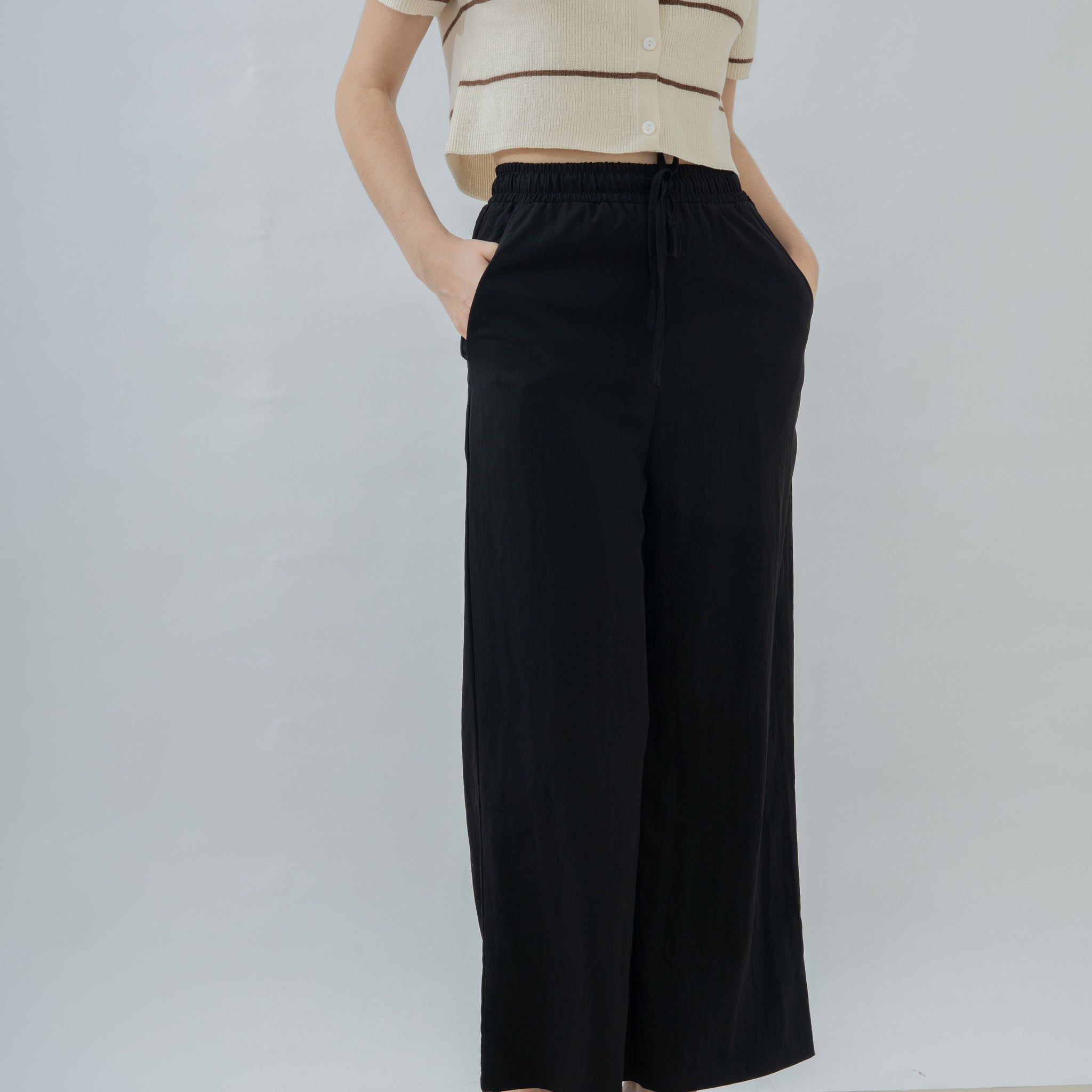 Relaxed Drawstring Straight Cut Trousers (Black)