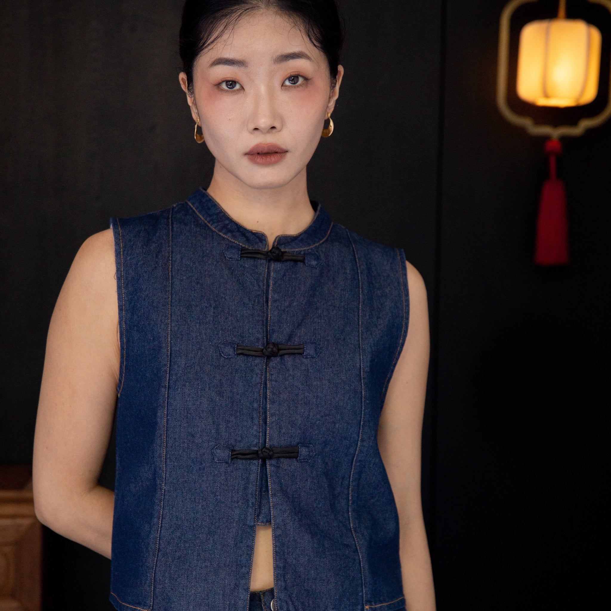 Sleeveless Cheongsam Denim Top (Denim)