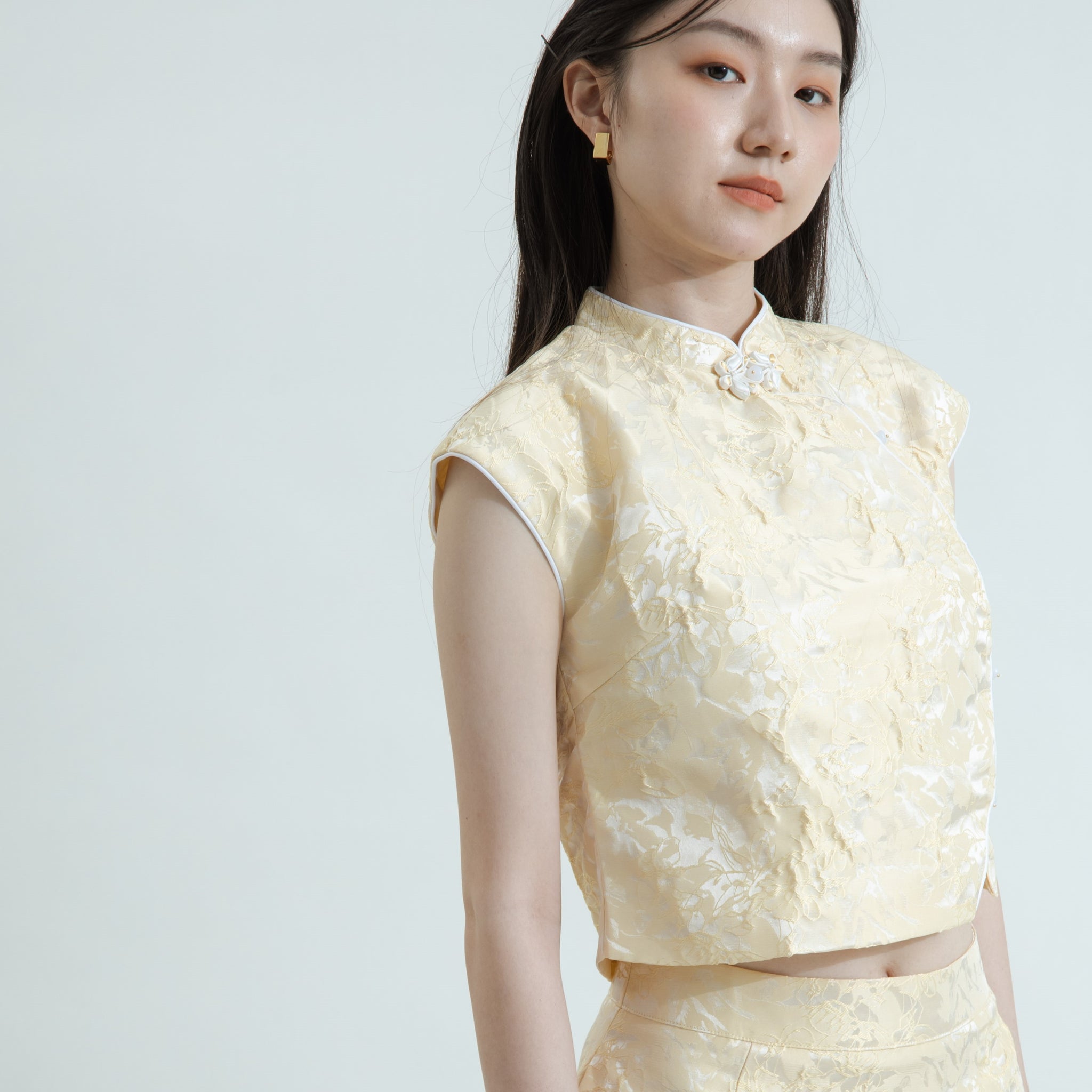 Spring Aura Embroidery Jade Button Cheongsam Top (Pastel Yellow)