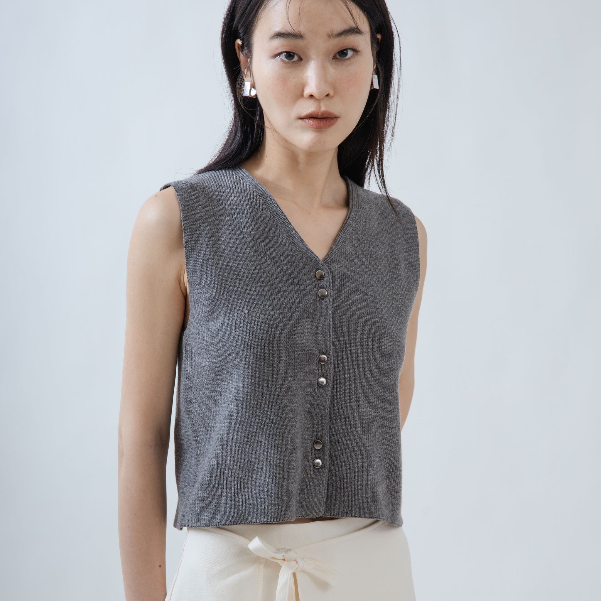 Button V Neck Sleeveless Knit Top (Grey)